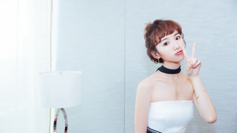 美女明星毛晓彤高清壁纸