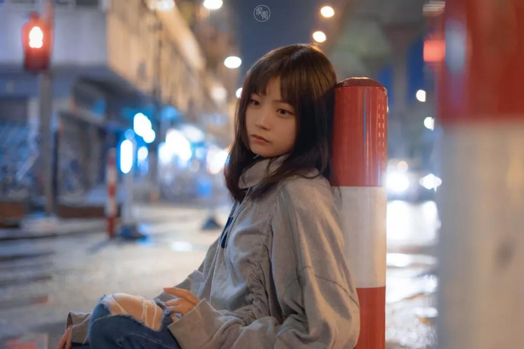 摄影师如何不带灯也能拍好夜景人像