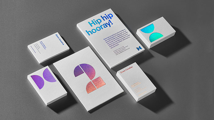 25款绚丽的全息效果的名片设计欣赏