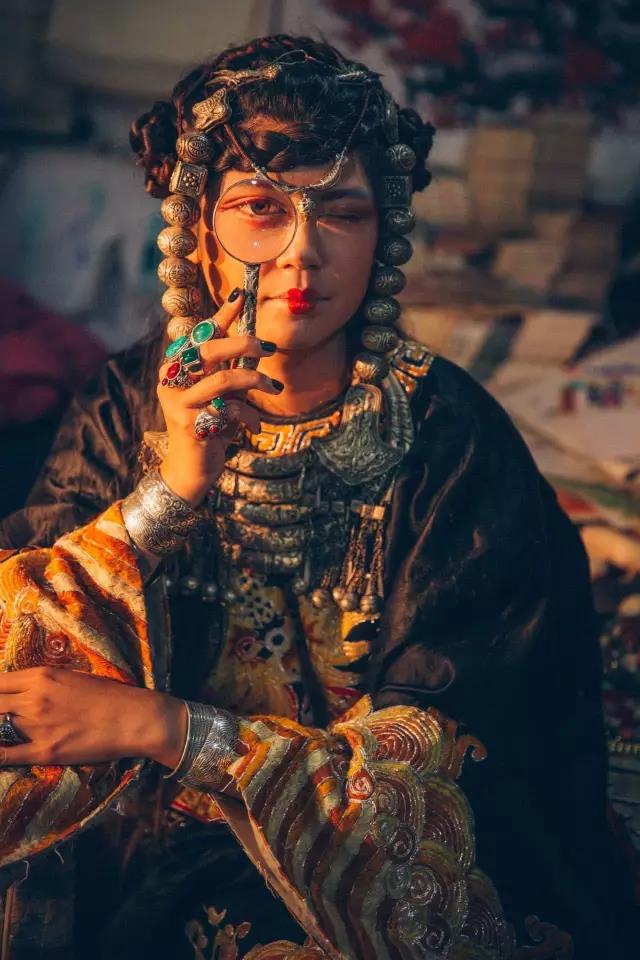 LR教程:调出复古国画风的人像作品