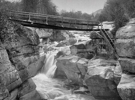 黑白相片变成逼真的彩色照片