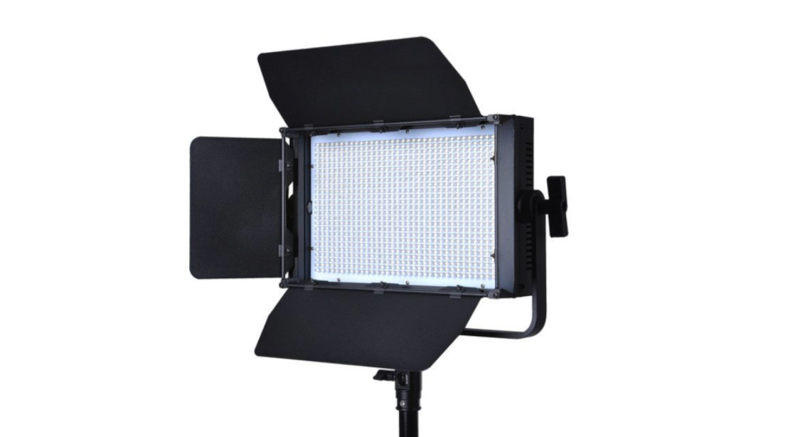 如何利用一道光拍出时尚大片效果