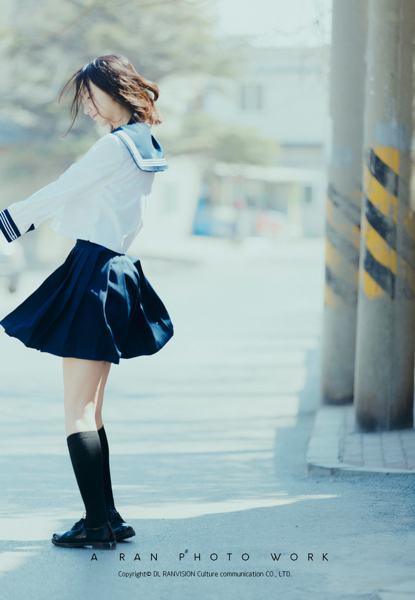 详解公交车站日系少女类写真攻略