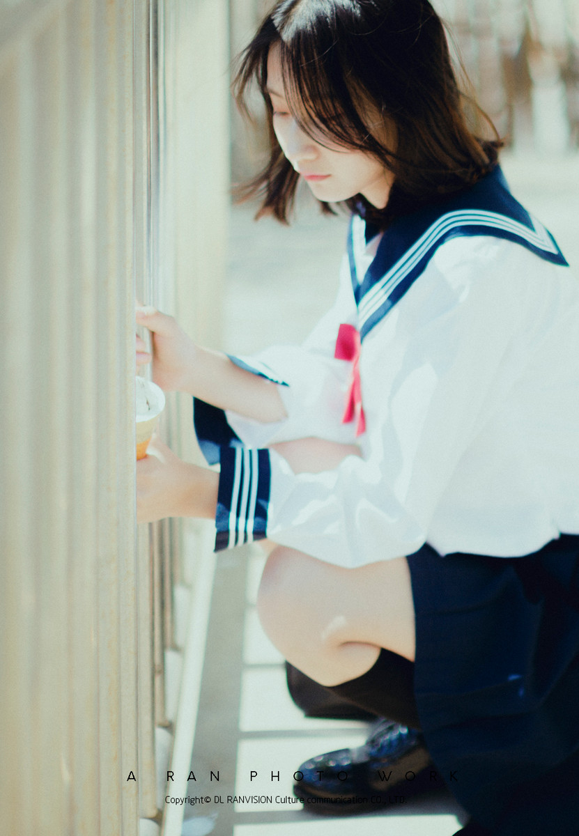 详解公交车站日系少女类写真攻略