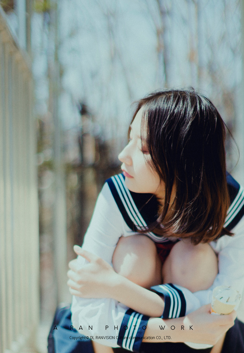 详解公交车站日系少女类写真攻略