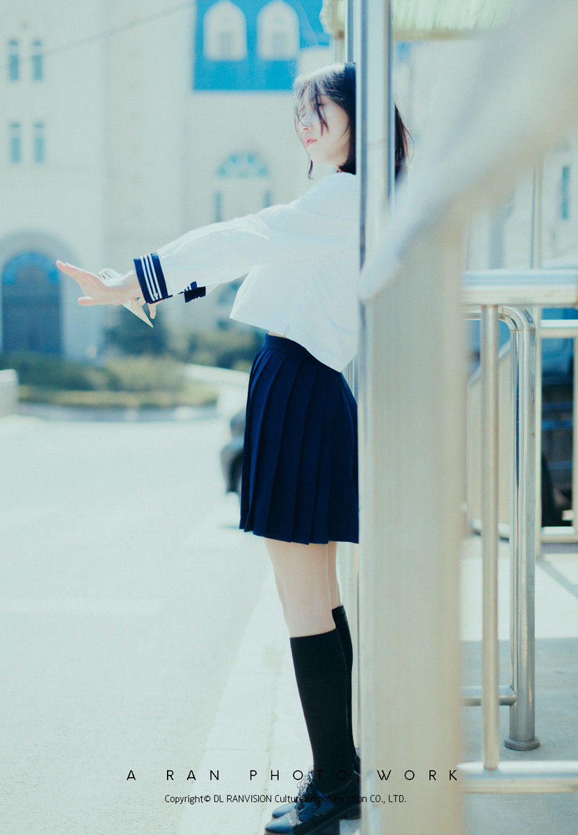 详解公交车站日系少女类写真攻略