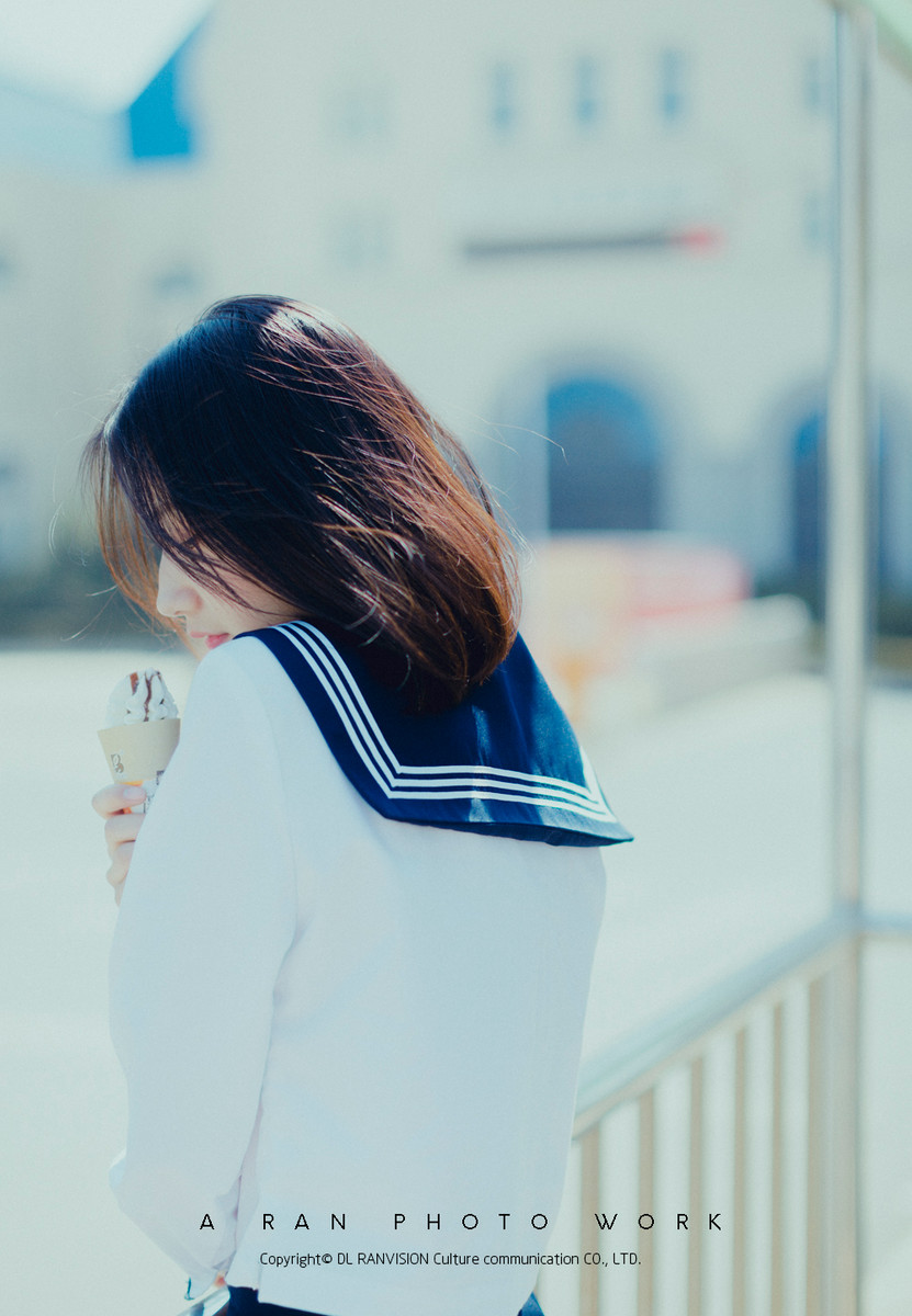 详解公交车站日系少女类写真攻略