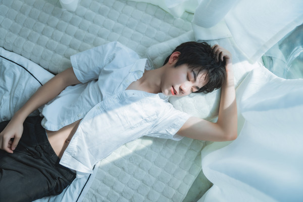 详细解析人像摄影构图中的使用技巧